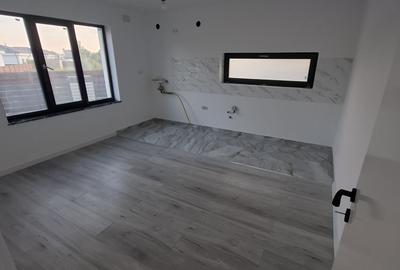 Casă cu 4 camere în Exterior Vest - 14