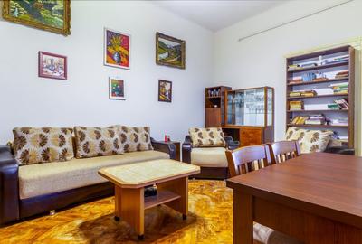 Apartament cu 2 camere decomandat în Central