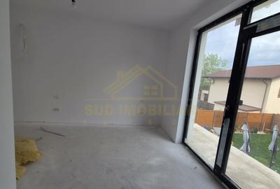 Casă individuală cu 4 camere cu Canalizare în Central - 27