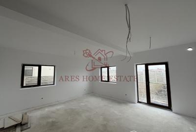 Duplex cu 4 camere cu Canalizare în Moșnița Veche - 1