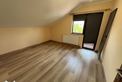 Casă cu 4 camere decomandat cu Garaj în Terezian
