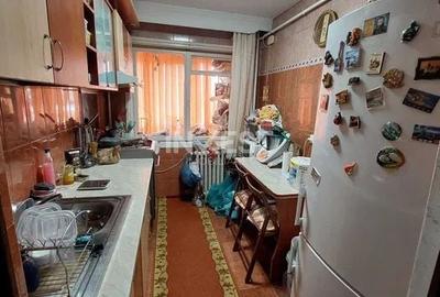 Apartament cu 2 camere semidecomandat în Podu Roș