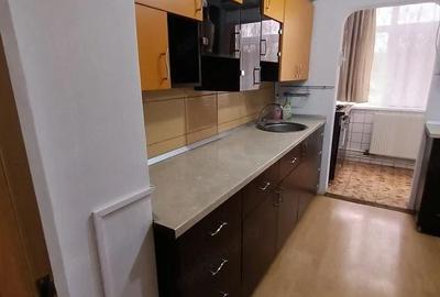 Apartament cu 2 camere decomandat în Micro IV - 8