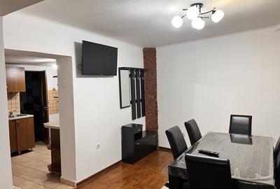 Casa sigle 4 camere centru vechi zona str. 9 mai - 4