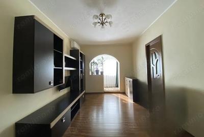 Apartament 2 camere, etaj 1, Tineretului, langa ?coala nr 10, - 2