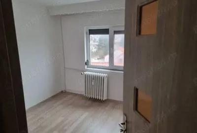 A 43 Proprietarul vinde apartament 3 camere ,luminos , Cascada Bacau - 16