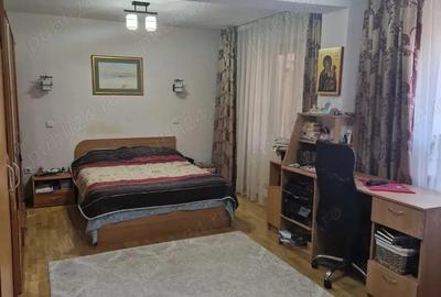 Garsoniera Trivale etaj1 din4 45 mp moderna 2 balcoane bloc 2005 65000euro - 2