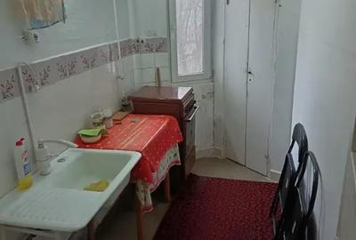 Apartament cu 3 camere semidecomandat în Viziru 1 - 2