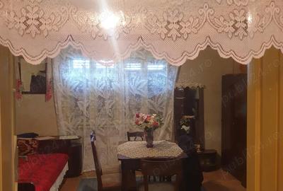 Casă cu 3 camere în Dezești - 2