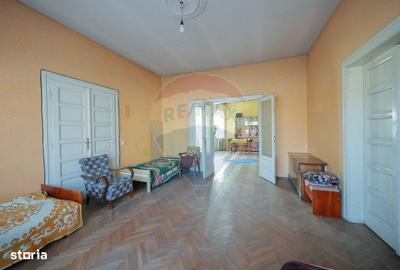 Casă cu 6 camere cu Teren 368 Mp în Orașul Nou - 7