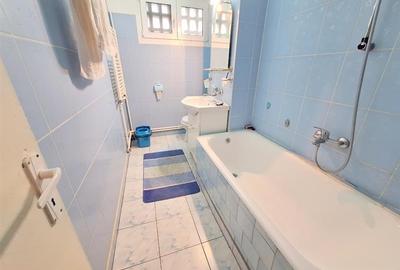 Apartament 3 camere de vanzare  Centru, Str. 9 Mai - 8