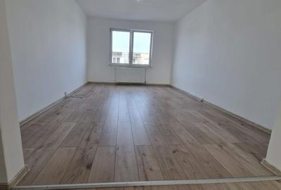 Apartament cu 3 camere decomandat în Central - 2