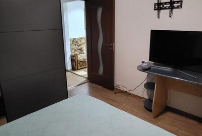 Apartament cu 2 camere decomandat în Micro 20 - 1