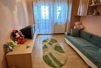 Apartament cu 4 camere semidecomandat în Central - 1