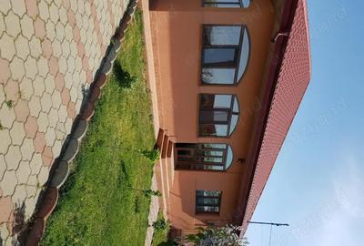 Casă cu 5 camere cu Teren 2550 Mp în Munteni - 2