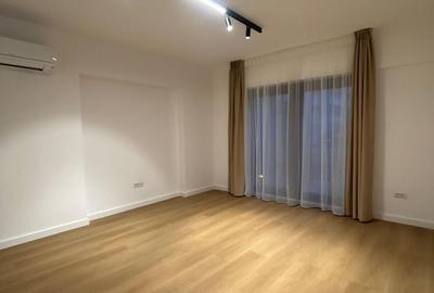 Apartament cu 3 camere în P-ța Victoriei - 2