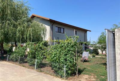 Casă individuală cu 4 camere cu Teren 881 Mp în Berceni