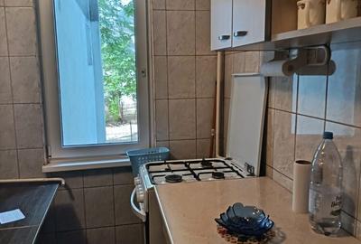 Apartament cu 2 camere decomandat, mobilat în Micro 13