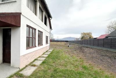 Curte Generoasa Zona Linistita - 2