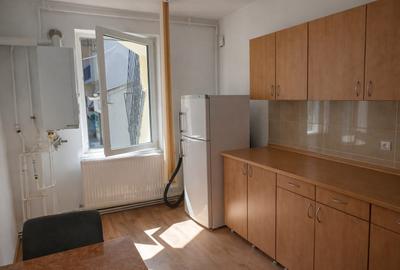 Apartament cu 3 camere decomandat în Central - 3