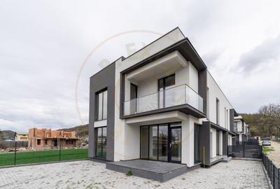 Duplex cu 4 camere în Budeasa Mică