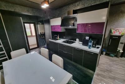 Apartament cu 2 camere decomandat, mobilat în Km 4 - 3