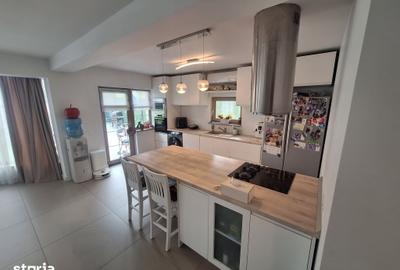 Casă cu 5 camere cu Teren 1200 Mp în Spitalul Județean