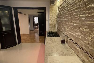 Apartament cu 3 camere decomandat, mobilat în Păcurari