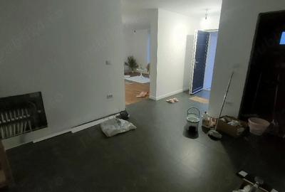 Casă cu 7 camere cu Teren 900 Mp în Ciugud - 5