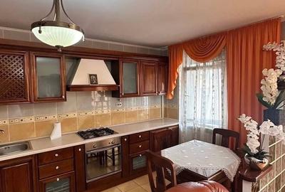 Apartament cu 3 camere în Central