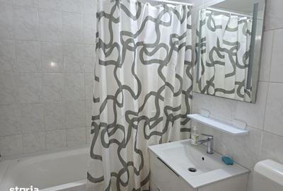 Apartament cu 3 camere decomandat, mobilat în Vitan
