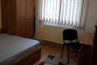 Apartament cu 2 camere decomandat în Podul de Fier