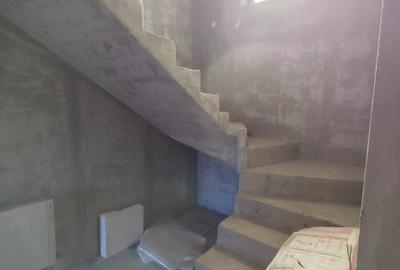 Casă cu 4 camere în Târgșoru Vechi - 3