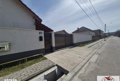 Casă cu 4 camere cu Teren 1439 Mp în Central