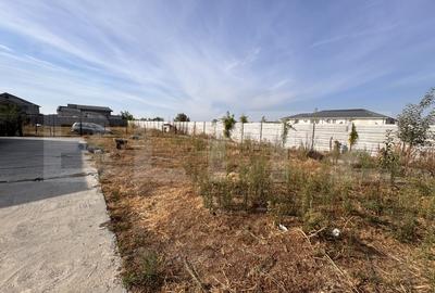 Teren Construcții intravilan de 850 mp, în Est
