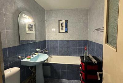 Apartament cu 3 camere decomandat în Nicolina