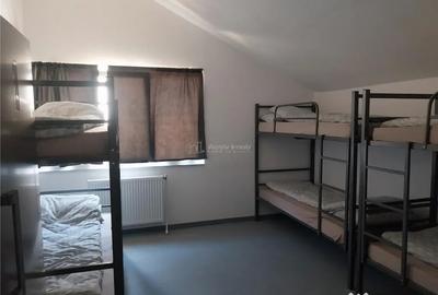 Casă cu 20 camere cu Teren 300 Mp în Central