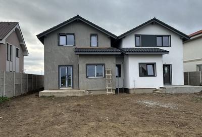 Casă cu 4 camere cu Teren 275 Mp în Moșnița Nouă