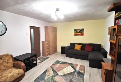Garsonieră decomandată, mobilată în P-ța Alba Iulia