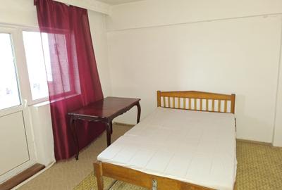 Apartament cu 2 camere decomandat, mobilat în Nicolina