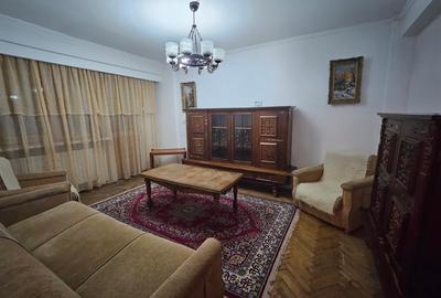 Apartament cu 3 camere decomandat în Banat