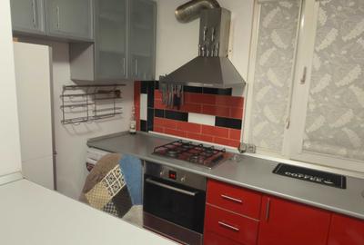 Apartament cu 3 camere decomandat în Exterior Vest
