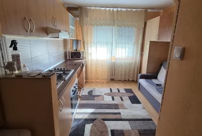 Garsonieră decomandată în Rogerius