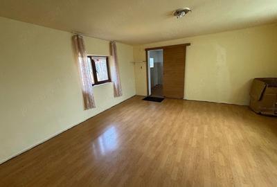 Casă cu 2 camere cu Teren 200 Mp în Exterior Vest - 3