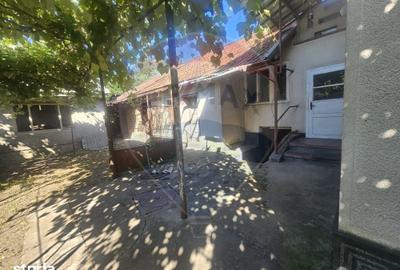 Casă cu 6 camere cu Teren 250 Mp în Central