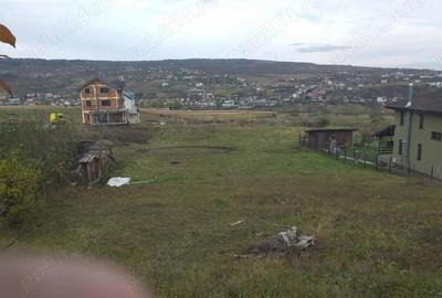 Teren de 4600 mp, în Iris - 4