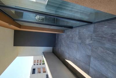 Apartament cu 3 camere semidecomandat în Dumbrăvița