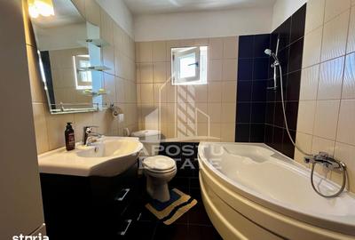 Apartament cu 3 camere decomandat în Est