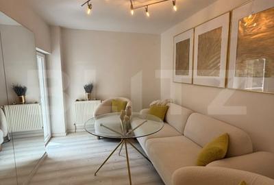 Apartament cu 3 camere decomandat, mobilat în Central