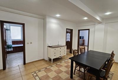Apartament cu 3 camere în Central - 13